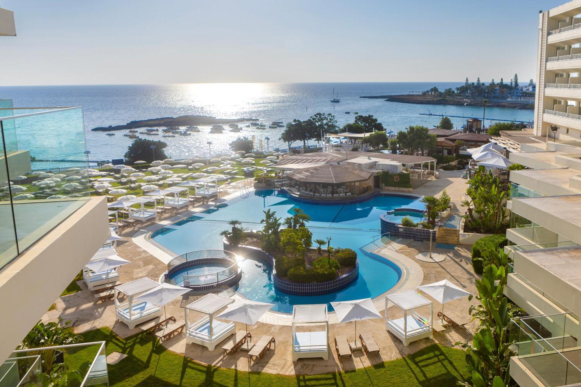 Hôtel Capo Bay 5*